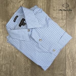 Van Heusen Men's "No Iron" Shirt Sleeve Shirt Size 15-15 1/2